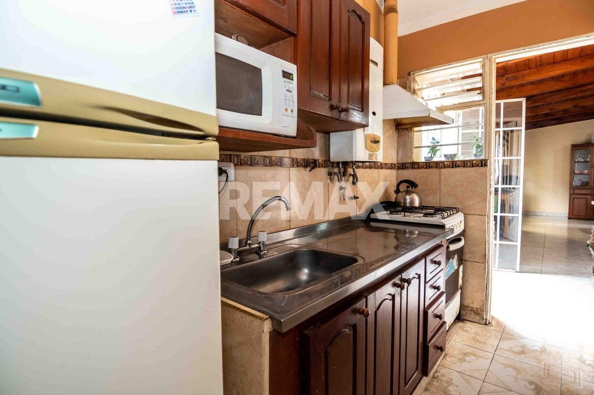 CASA VENTA LOS LAPACHOS ZONA SUR 3 DORM Y COCHERA - foto 9