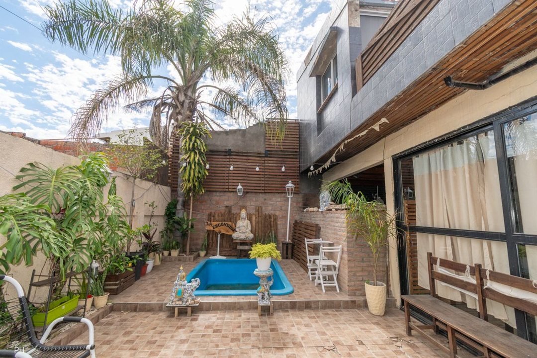 CASA EN VENTA DOS DORM QUINCHO EN B. TIRO SUIZO