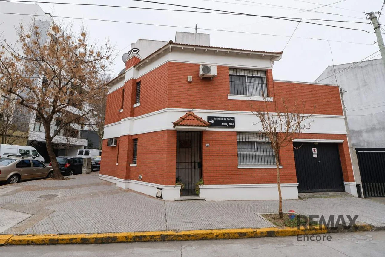 Casa de 5 ambientes en venta en Flores, Méndez de Andés 1800