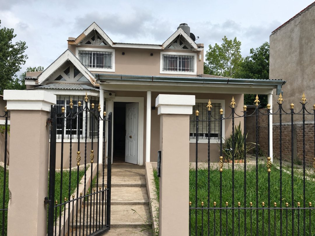 CASA 4 AMBIENTES EN VENTA EN SPEGAZZINI