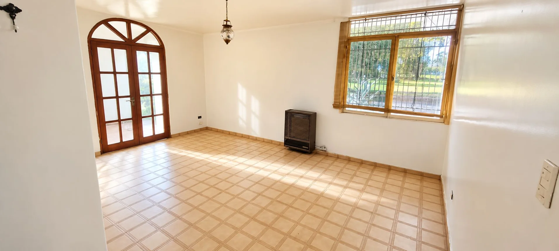 Casa de 5 ambientes en venta en Guaymallén, José Mármol 2600, foto 2