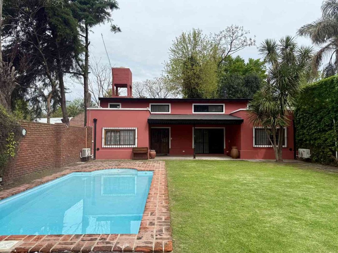 Casa en venta 5 ambientes en Armada Argentina 400, Haras Myriam, Barrio Parque Leloir, Ituzaingo, Buenos Aires