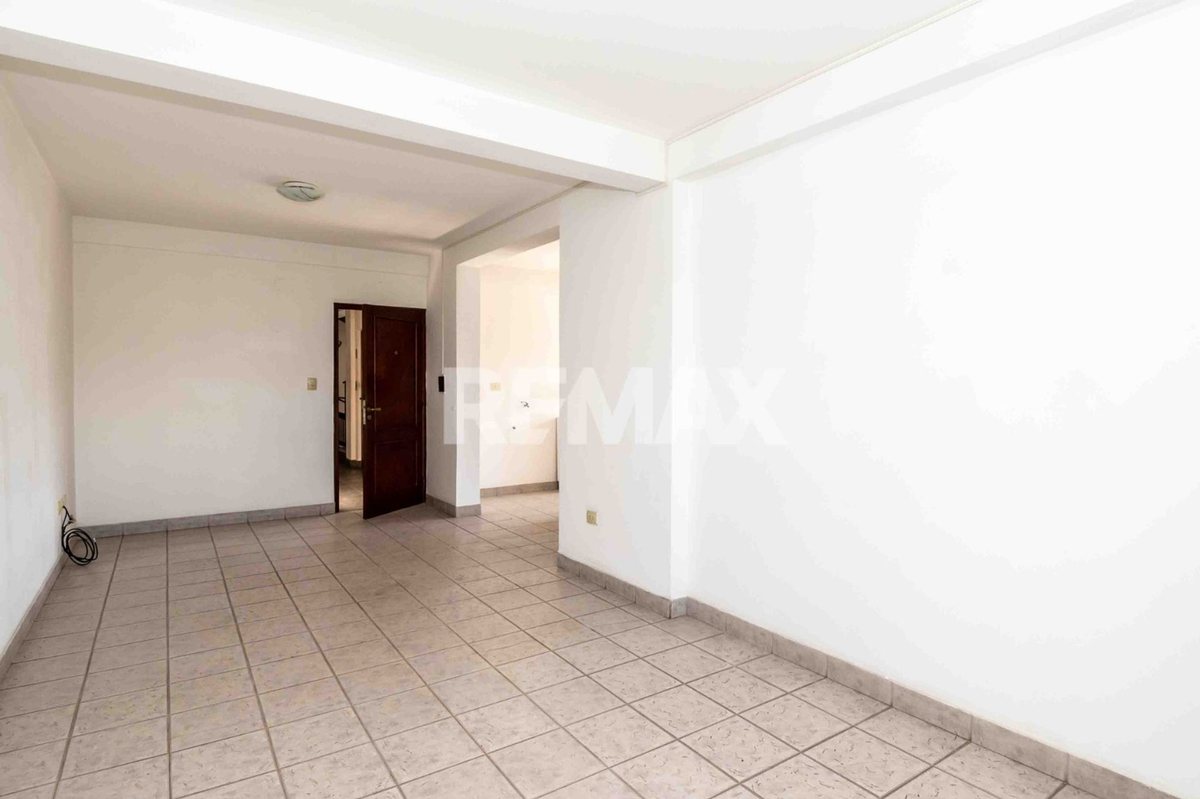DEPARTAMENTO VENTA 1 DORM MACROCENTRO C/COCHERA - foto 6