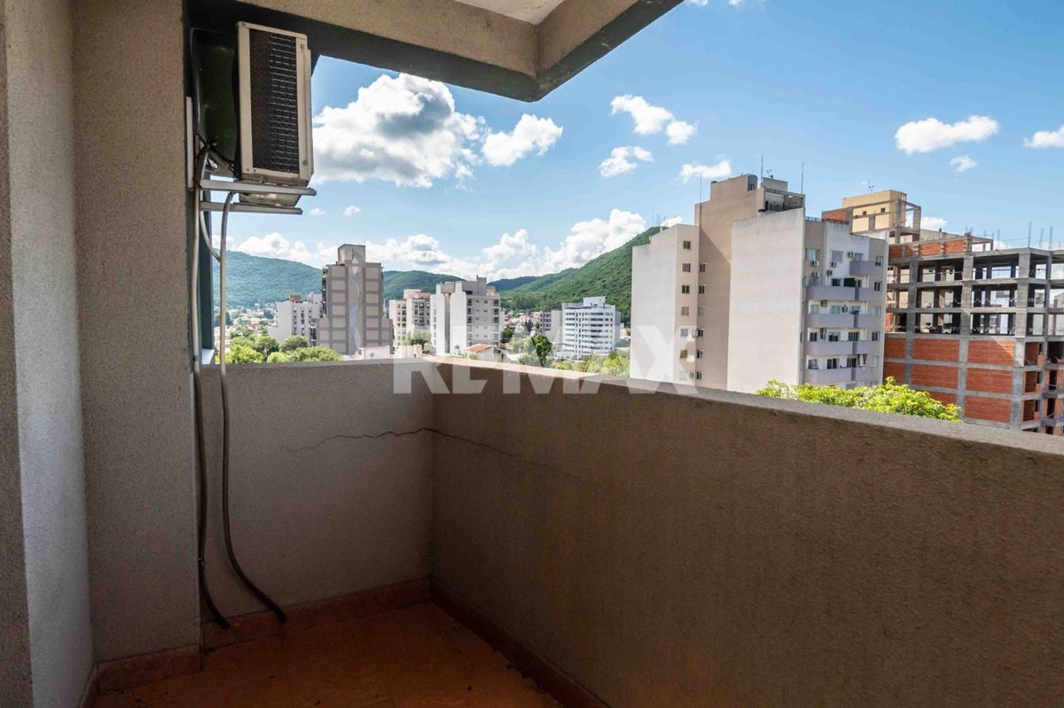 DEPARTAMENTO VENTA 1 DORM MACROCENTRO C/COCHERA - foto 9