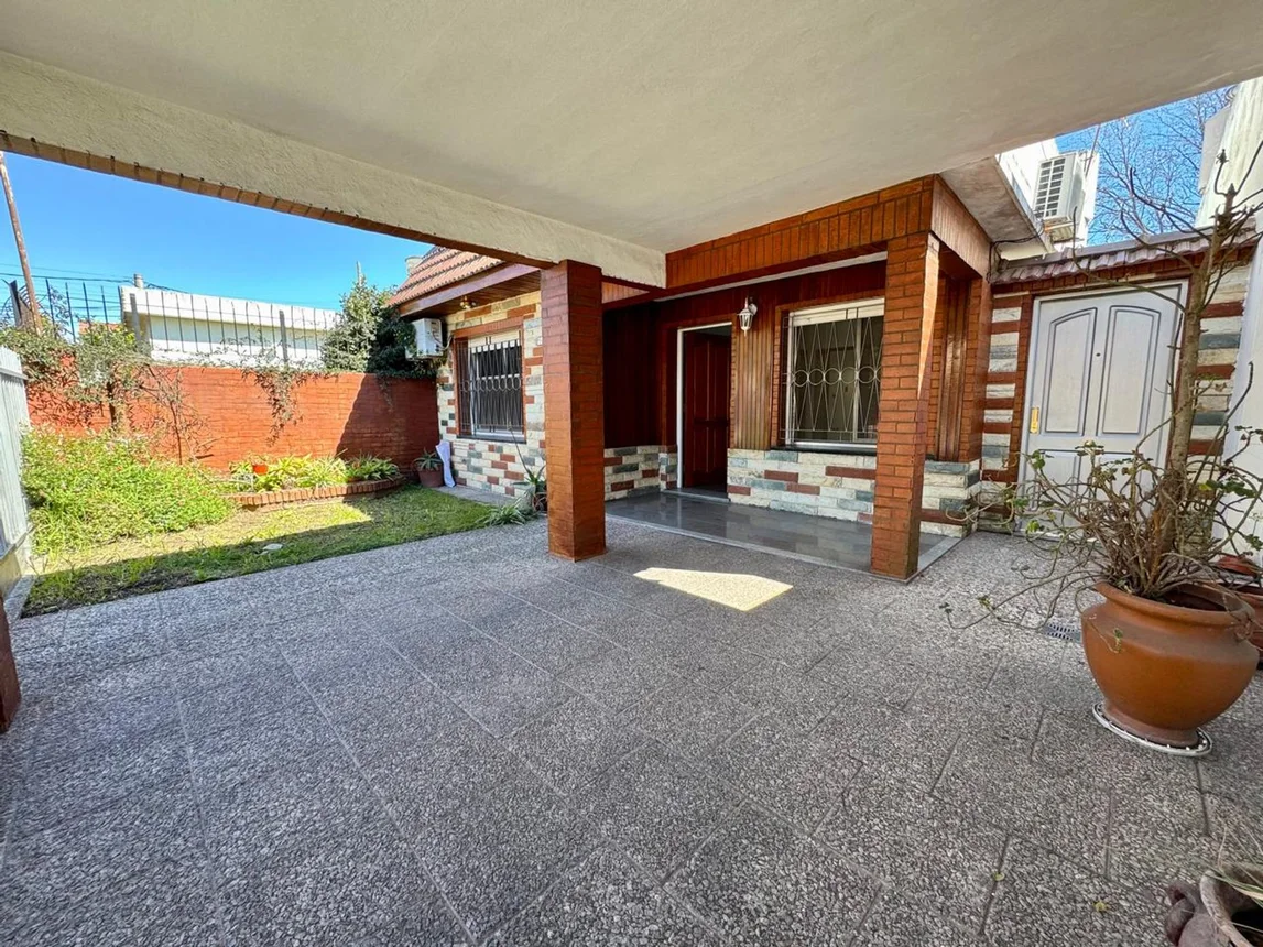 Casa de 3 ambientes en venta en Villa Luzuriaga, Guido Spano 1700, foto 3