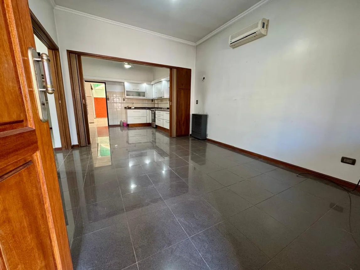 Casa de 3 ambientes en venta en Villa Luzuriaga, Guido Spano 1700, foto 2