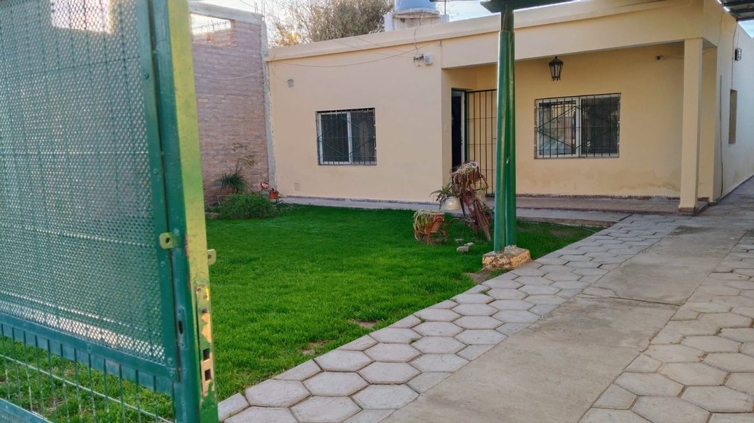 ALQUILER CASA DE 3 HABITACIONES. SANTA LUCIA