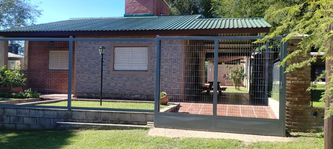 VENTA CASA 2 DORMITORIOS PILETA- SAN ROQUE CORDOBA