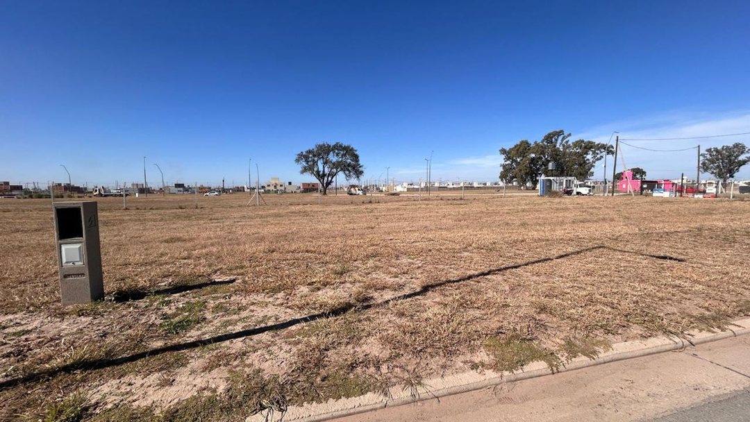VENTA LOTE EN QUEBRADAS DE MANANTIALES 362m2