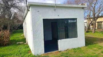 Alquiler Local Comercial con Amplio Terreno