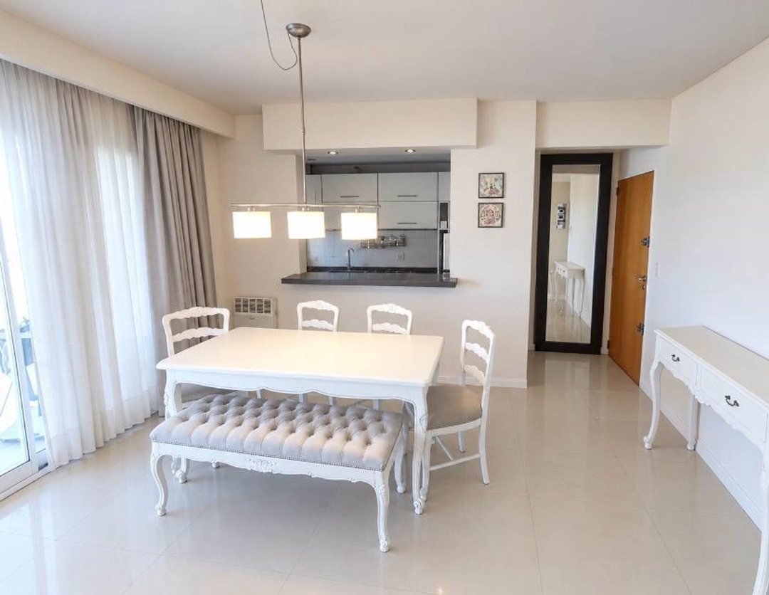 Depto 3 amb c/ coch y balcón aterrazado c/parrilla
