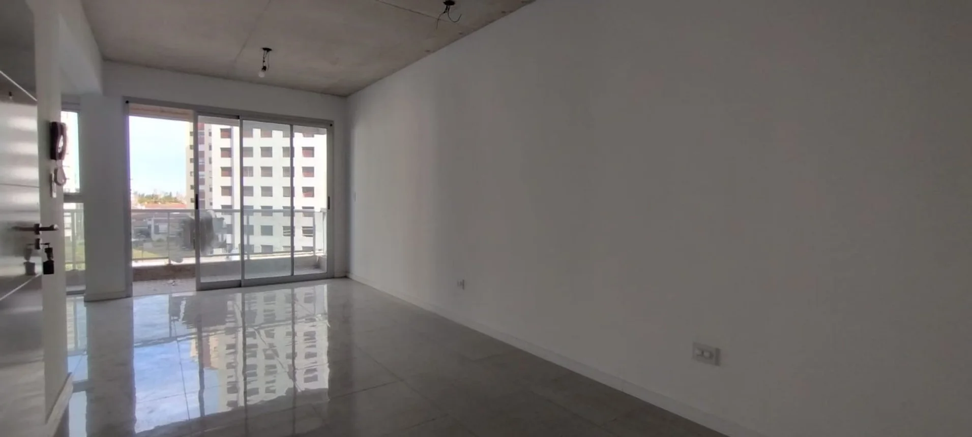 Semipiso de 2 ambientes en venta en Quilmes, Guido 400