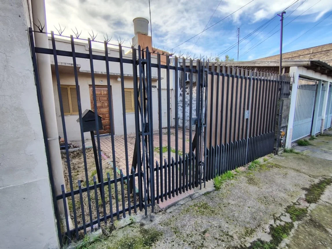 Casa en venta en Lanús Oeste, foto 2