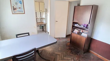 DEPARTAMENTO 3 AMB EN VENTA FLORES A REFACCIONAR