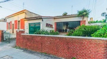 Venta 2 Casas con Renta en Sayago