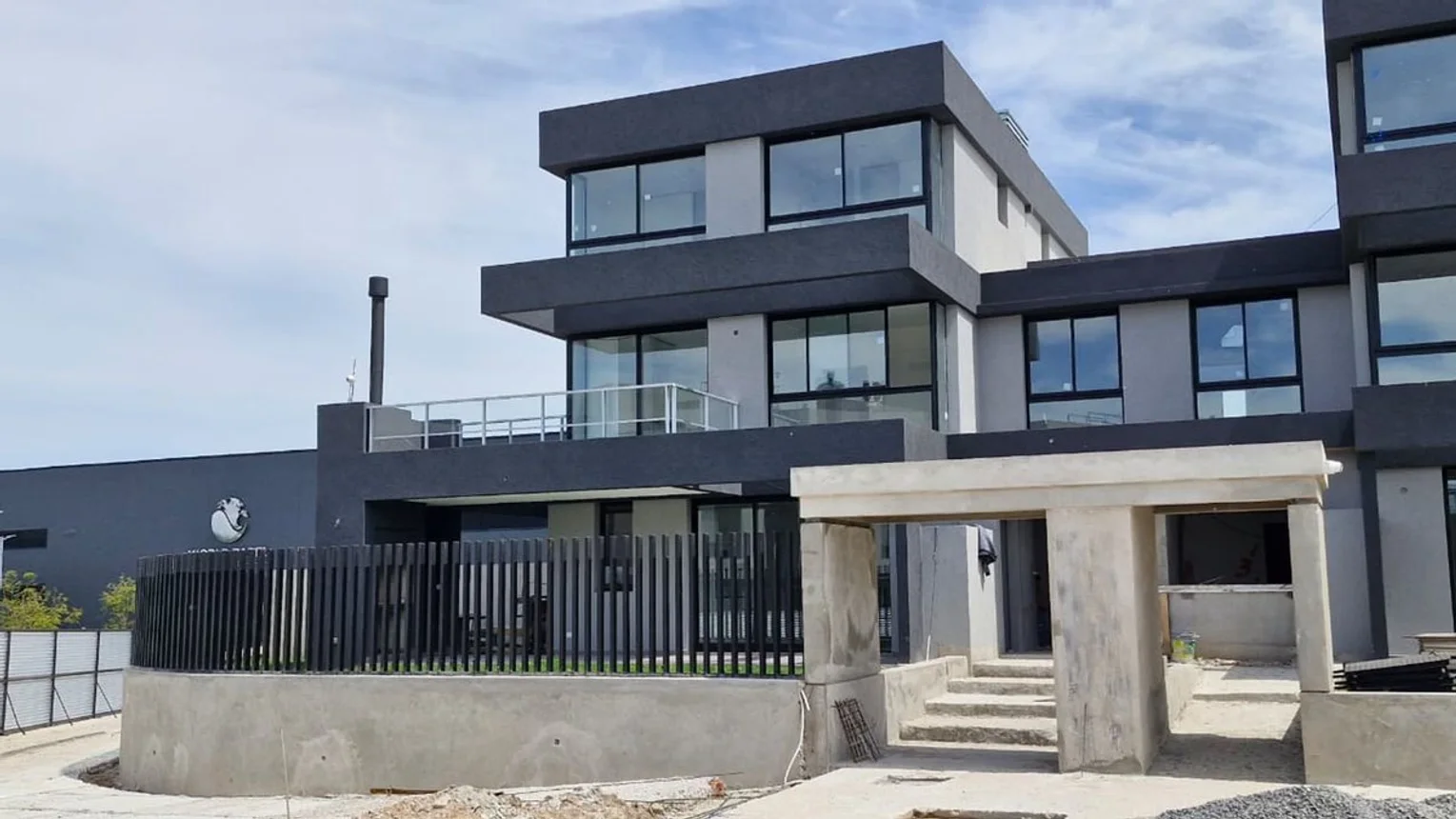 Casa tríplex de 4 ambientes en venta en Nordelta, Avenida de los Colegios 0, foto 2