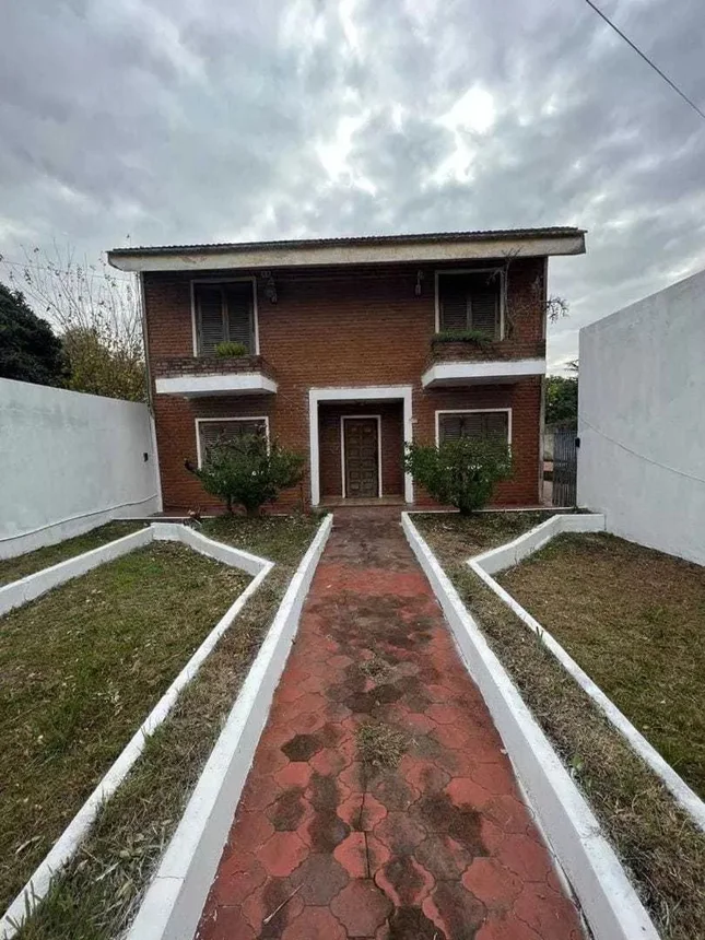 Casa en venta en Merlo, Güemes 1300