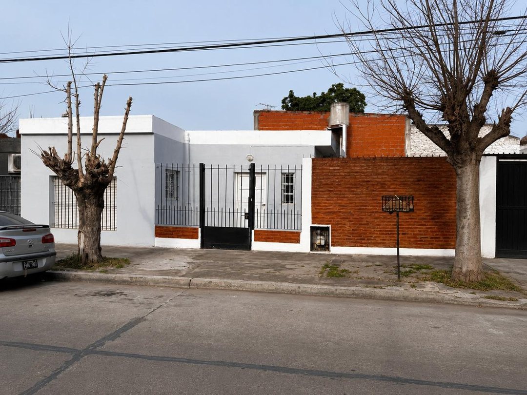 ALQUIL CASA 4 AMBIENTES MAS LOCAL FLORENCIO VARELA