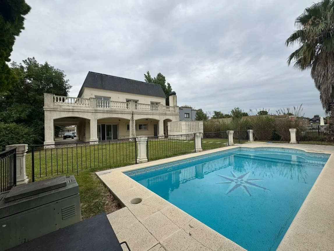 Casa en venta en Pilar