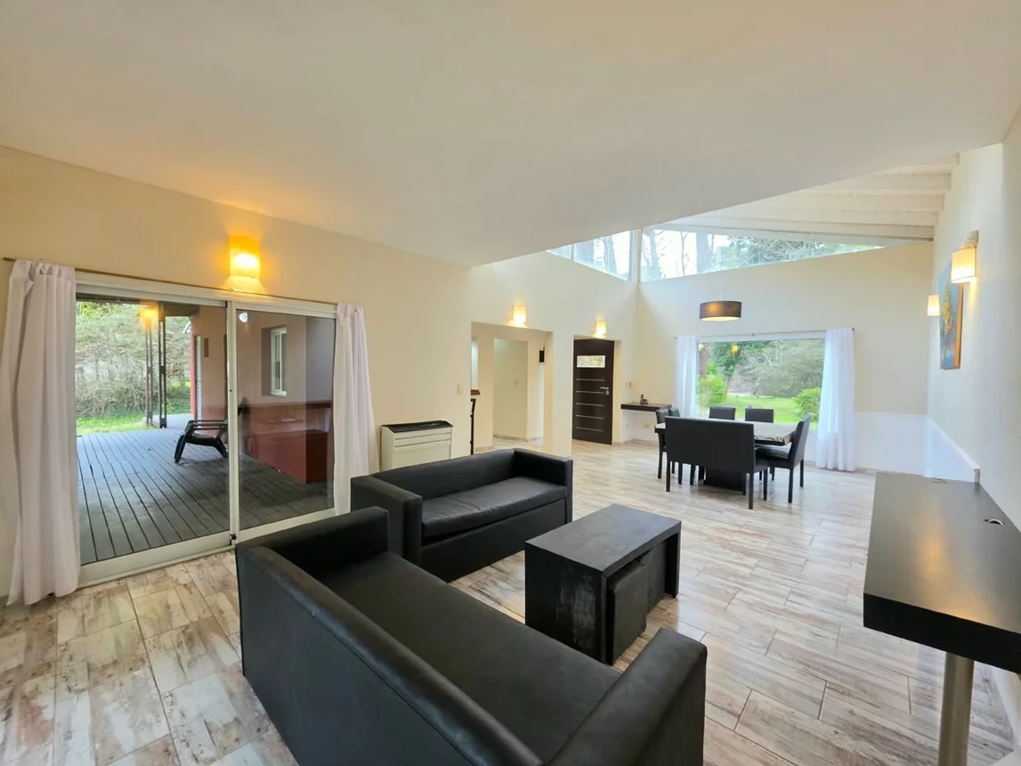 Casa de 4 ambientes en venta en Pinamar, Av Constancia 1500, foto 2