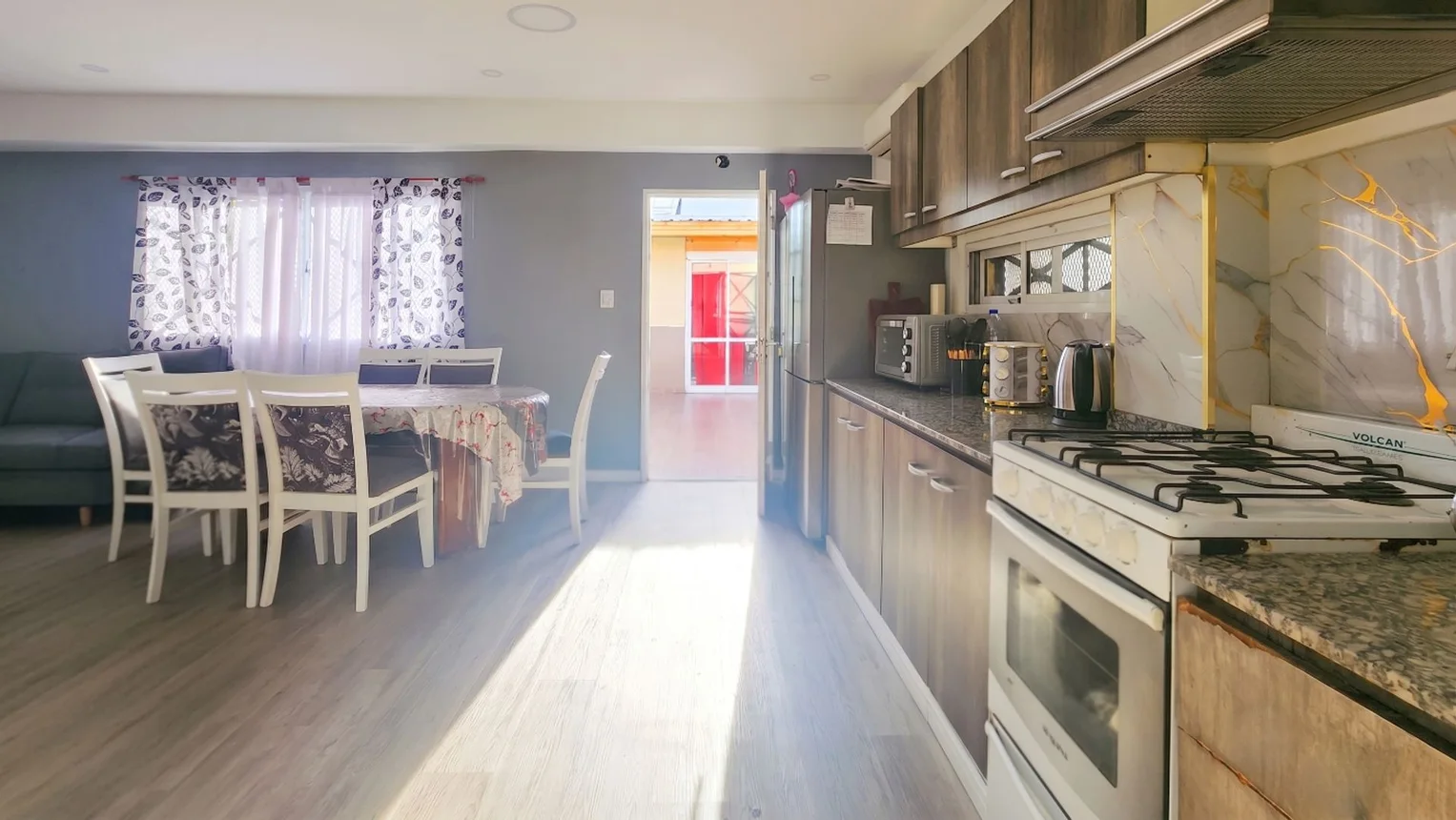 Casa de 4 ambientes en venta en Lomas del Mirador, Europa 200, foto 4