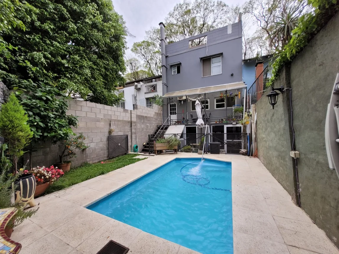 Casa tríplex de 5 ambientes en venta en Ciudad Jardín, De Las Tipas 2800, foto 2