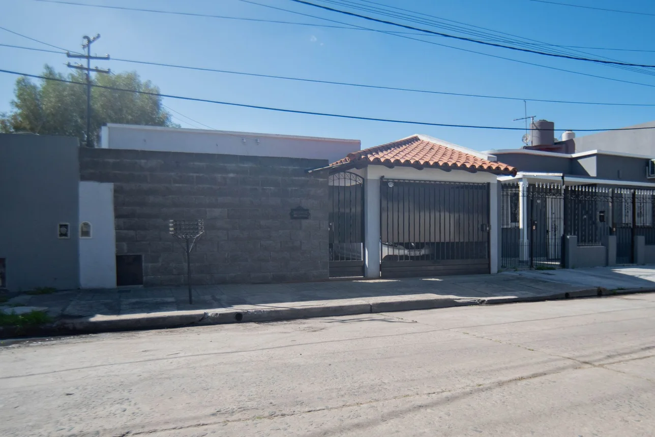 Casa en venta en Lanús Oeste, foto 2