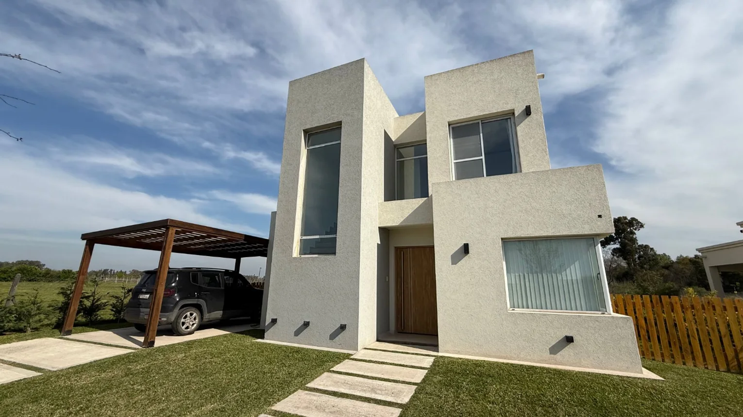 Casa de 5 ambientes en venta en Pilar, San Sebastían, Área 13 100