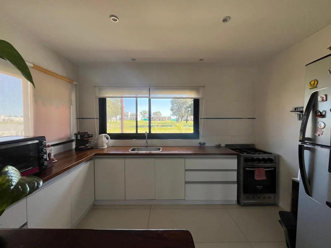 Casa en venta en La Plata, foto 2