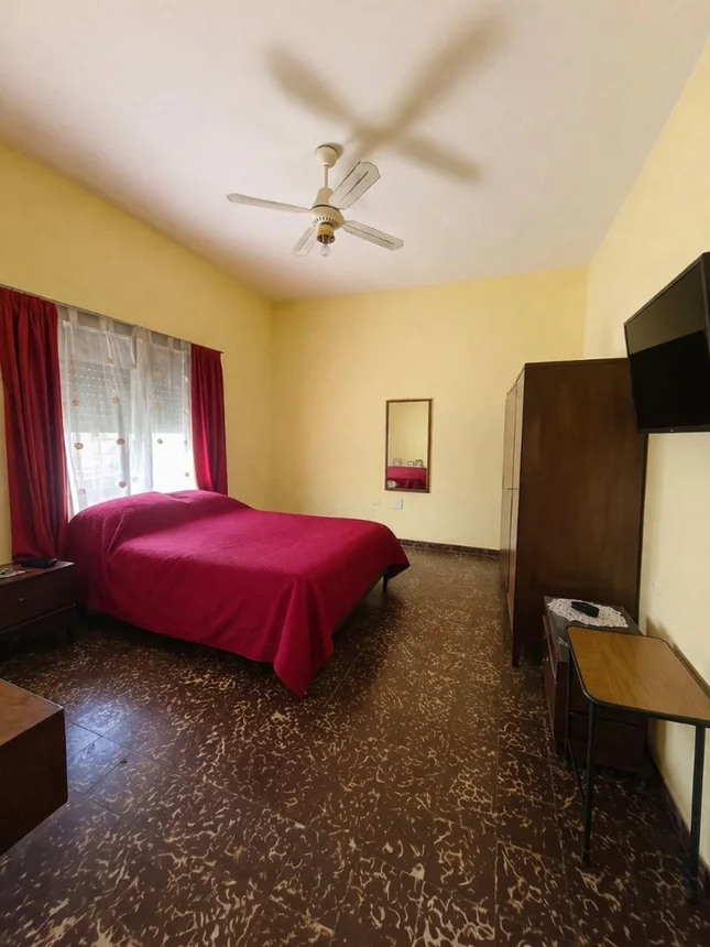 Casa de 4 ambientes en venta en Isidro Casanova, Avenida Cristianía 2500