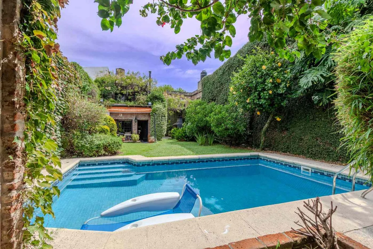 Casa de 8 ambientes en venta en Saavedra, Lugones 4500