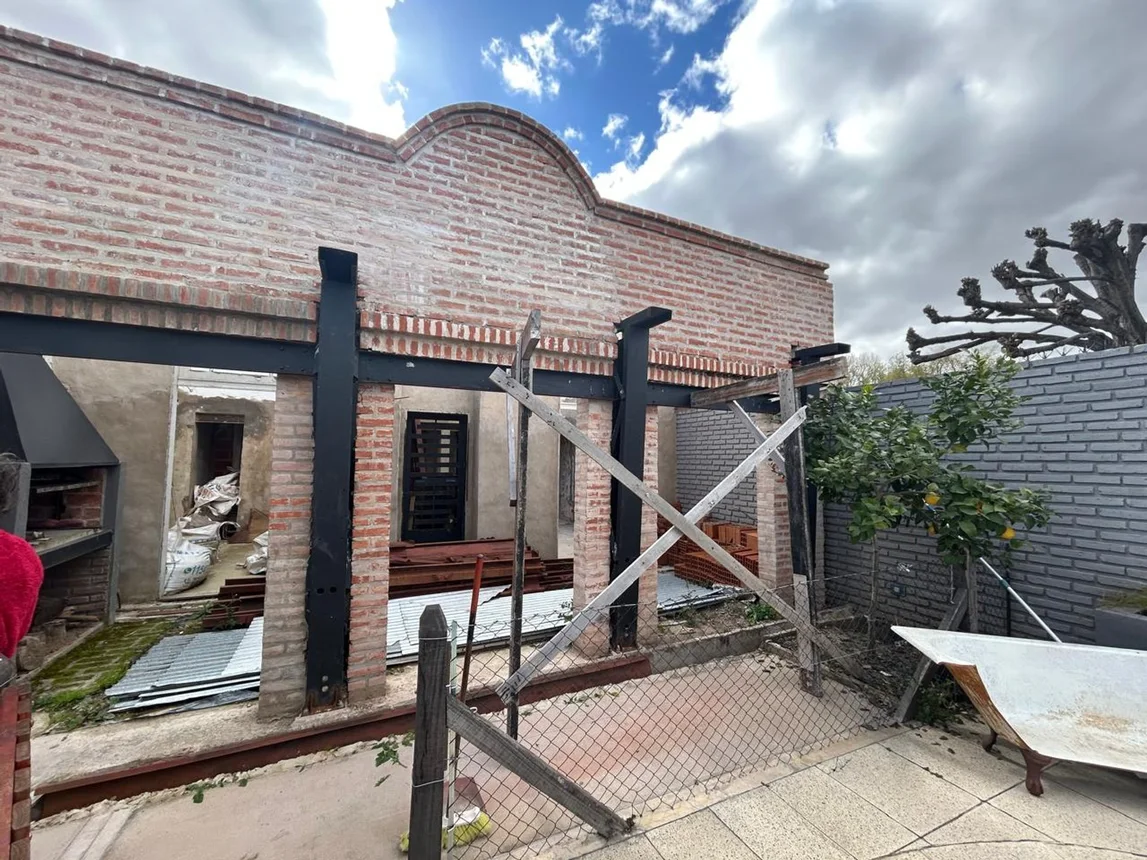 Casa de 4 ambientes en venta en Villa Ballester, Boulevard Ballester 6800, foto 2
