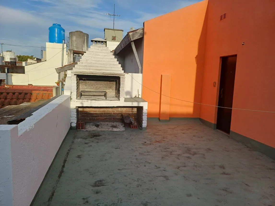 PH de 3 ambientes en venta en Monte Castro, Las Colonias 2200