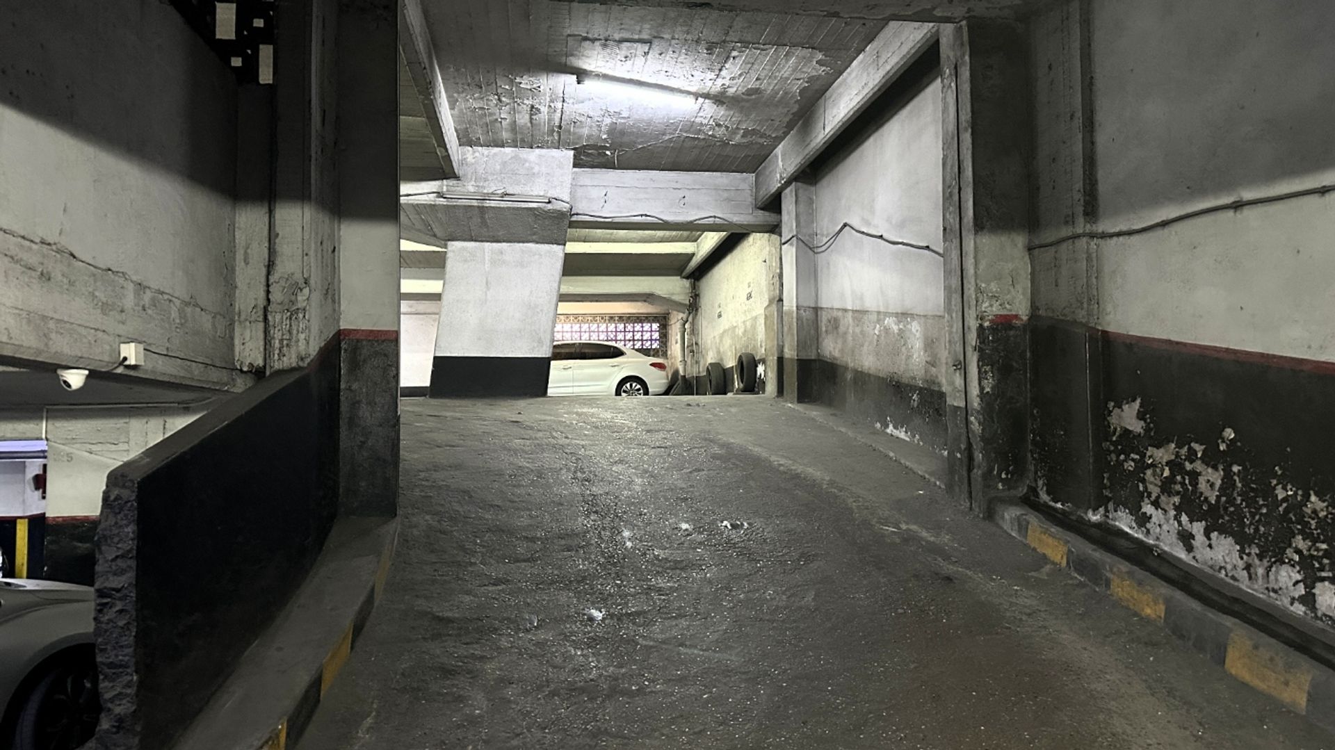Foto 7 — Cochera Cubierta + Espacio Guardacoche en Venta