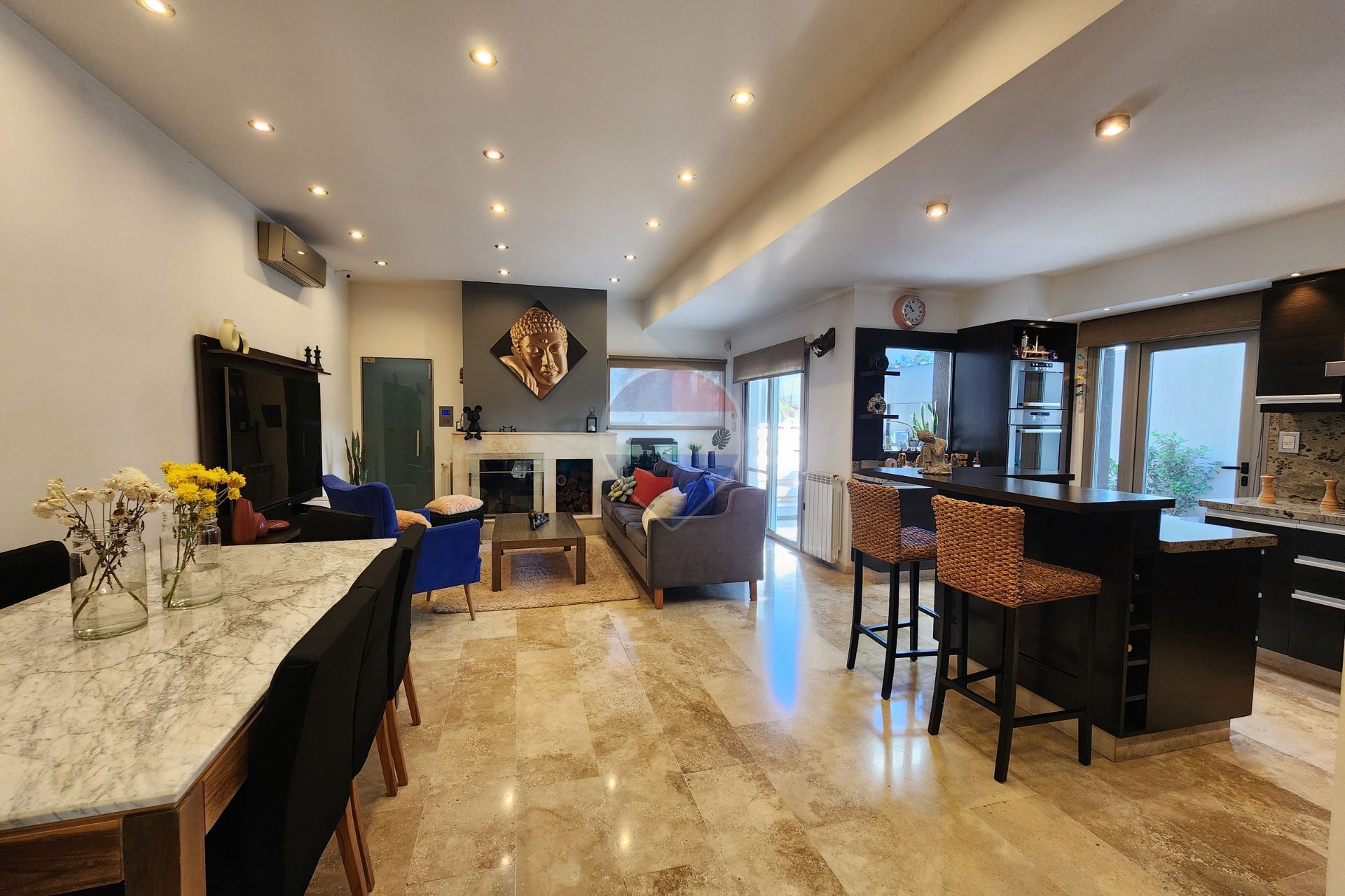 Foto 7 — VENTA CASA 5 AMB C/PILETA EN QUILMES
