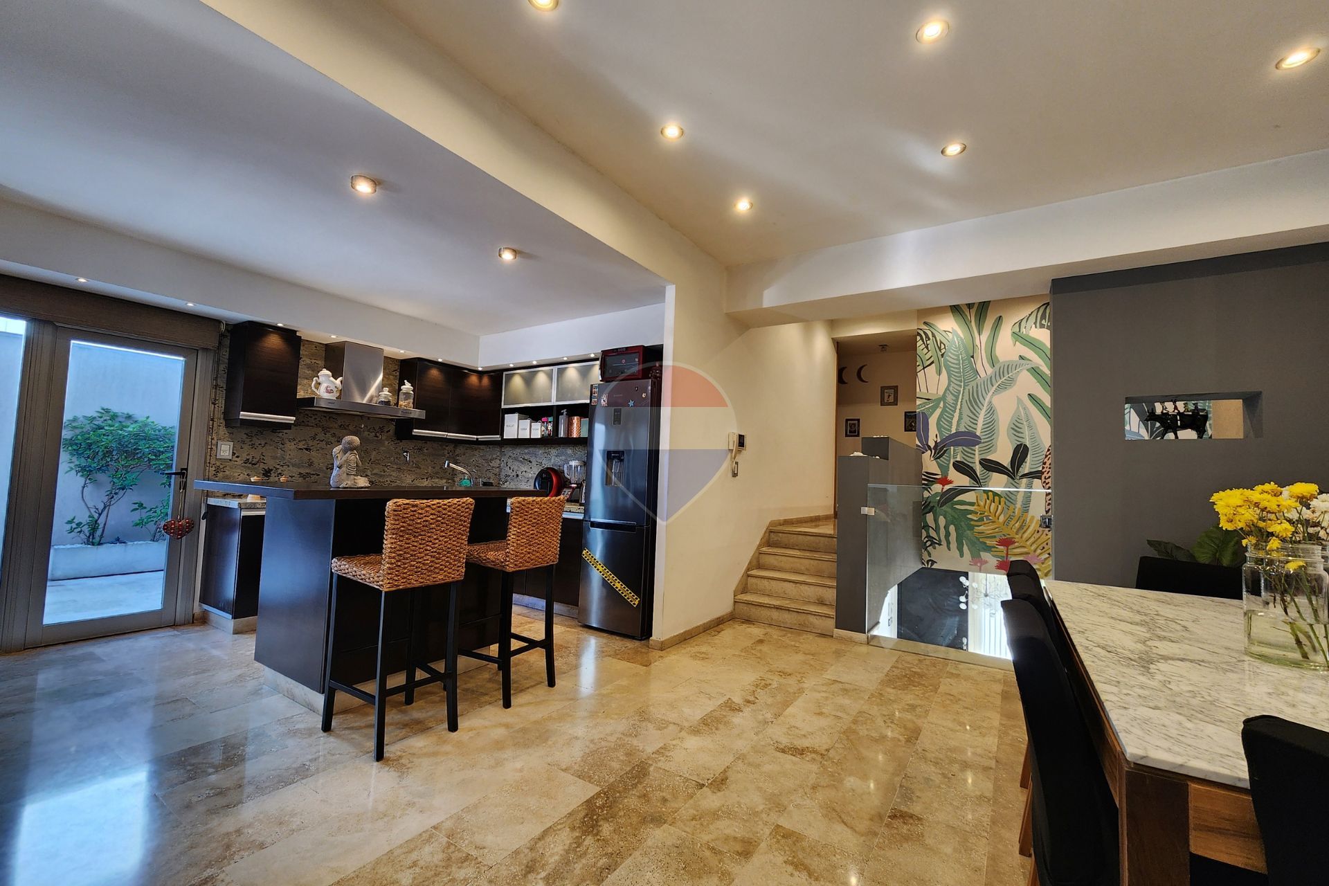 Foto 6 — VENTA CASA 5 AMB C/PILETA EN QUILMES