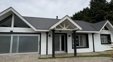 CASA EN VENTA 5 AMBIENTES EN LA CANDIDA