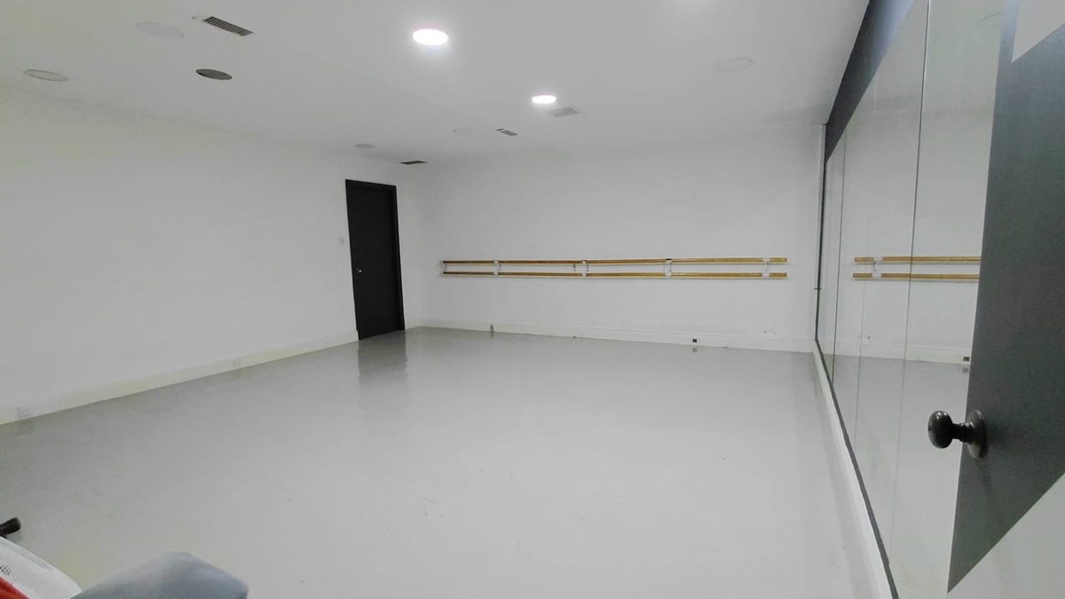 Foto 5 — VENTA OFICINA ESTUDIO FLORIDA EDIFICIO THOMSON