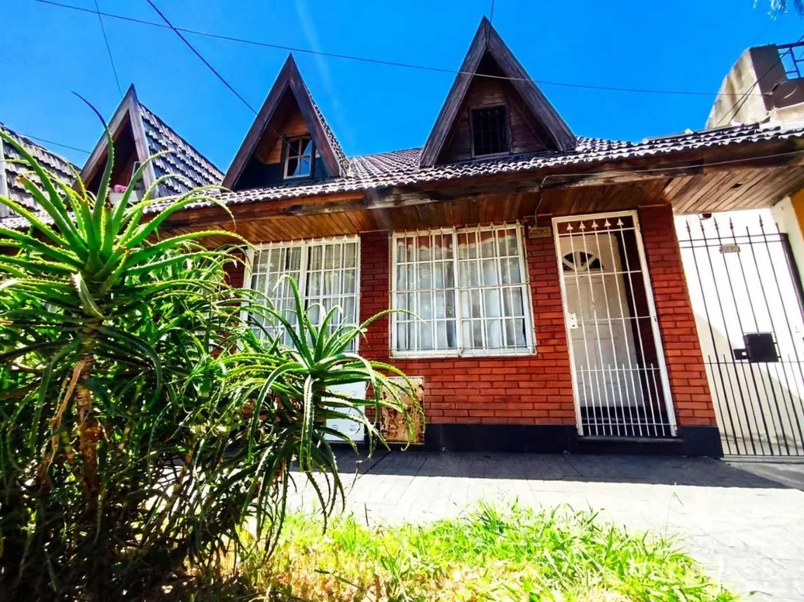 Casa dúplex en venta en Ramos Mejía, José Martí 2500