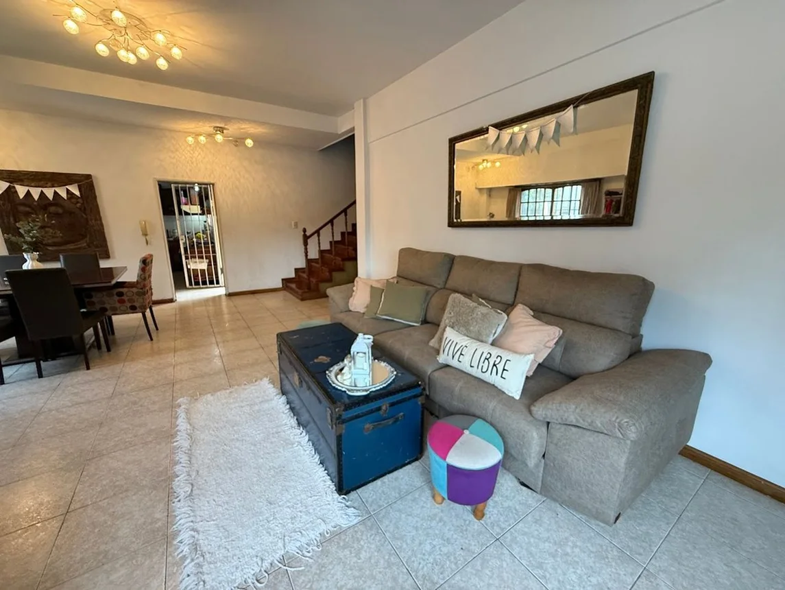 Casa dúplex de 4 ambientes en venta en Villa Lugano, Avenida Lisandro de la Torre 4500
