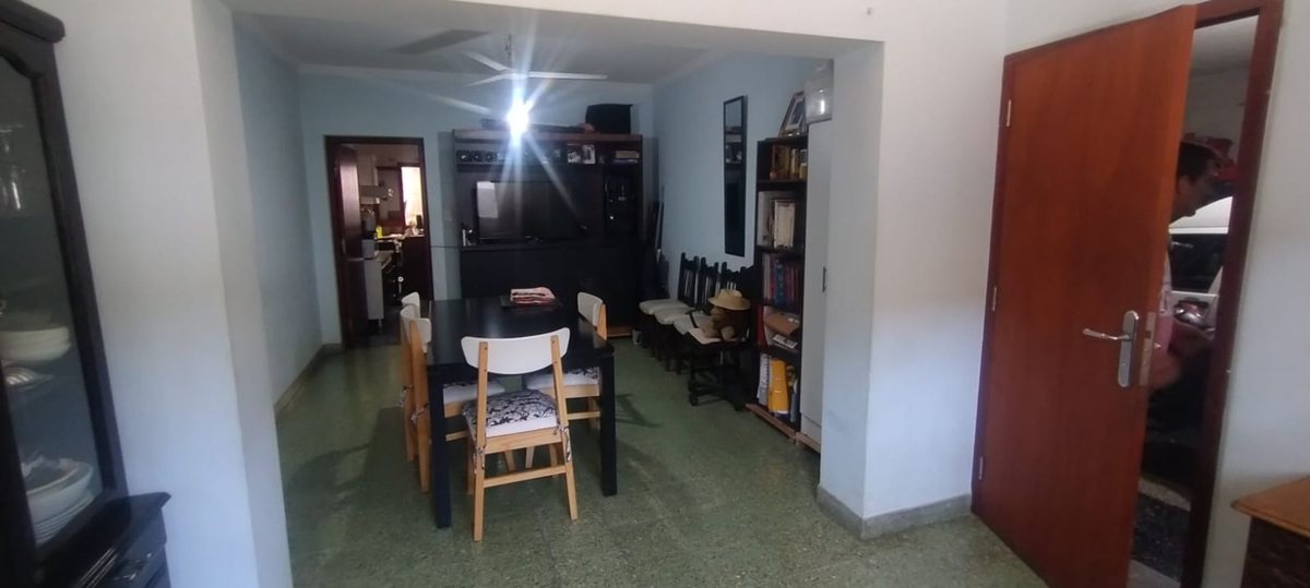 CASA VENTA MACROCENTRO 6 DORMITORIOS - foto 2