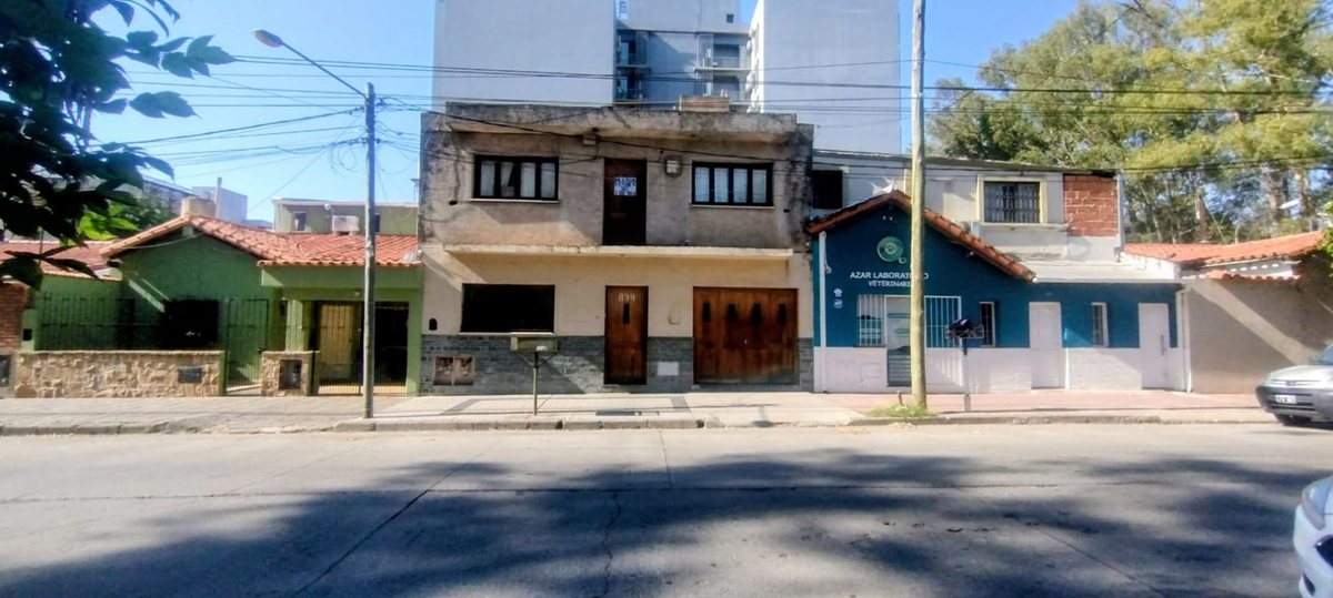 CASA VENTA MACROCENTRO 6 DORMITORIOS - foto 18