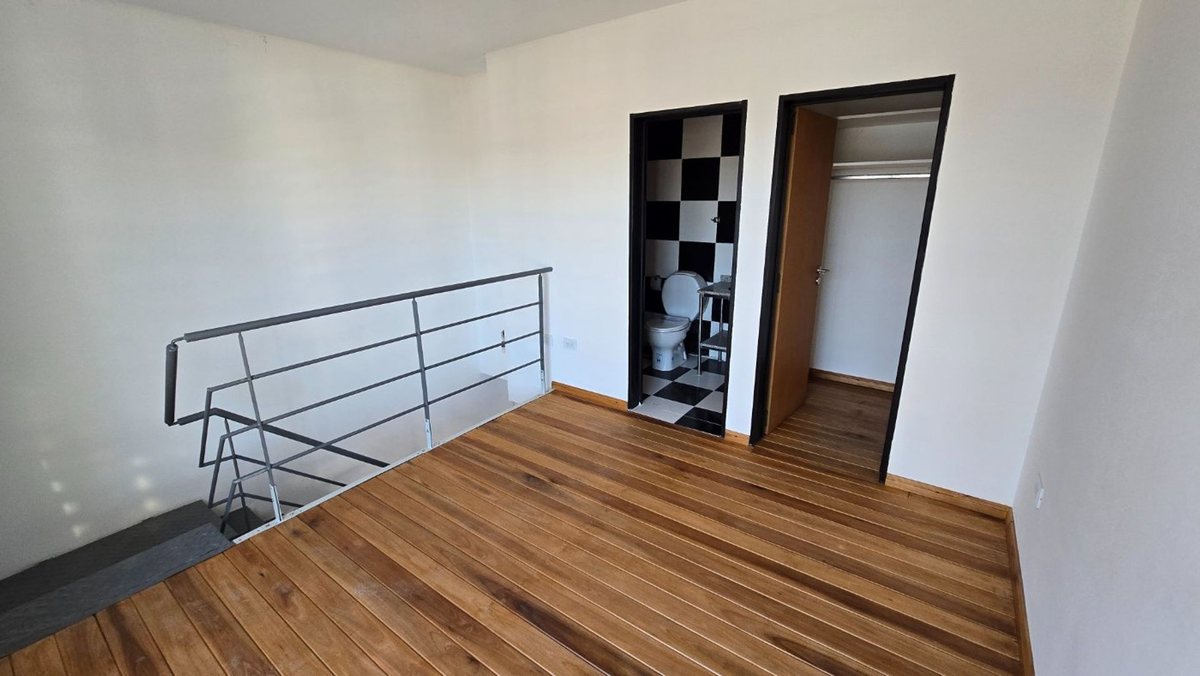 Foto 11 — ALQUILER DEPTO 2 AMB DUPLEX BERNAL