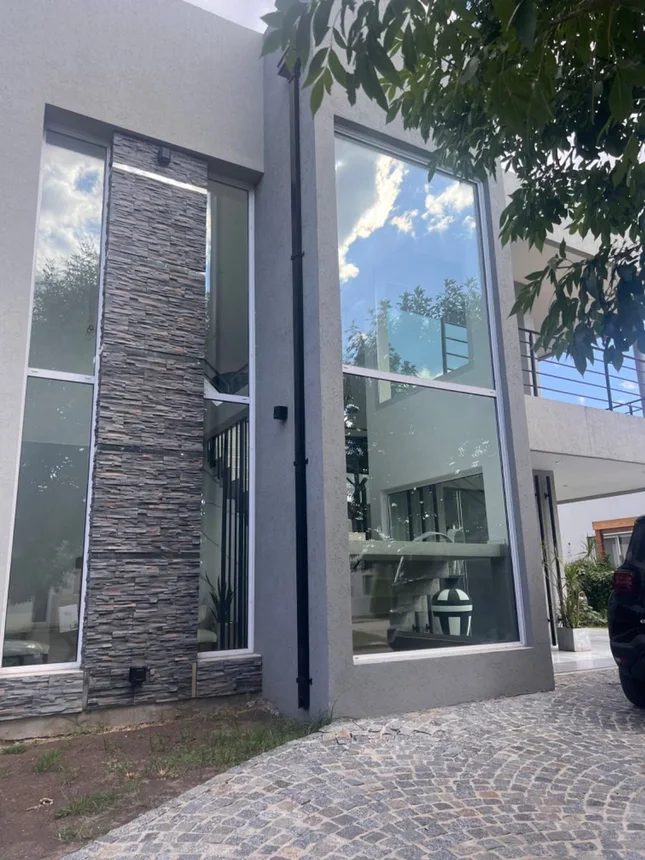 Casa en venta en Pilar, foto 2
