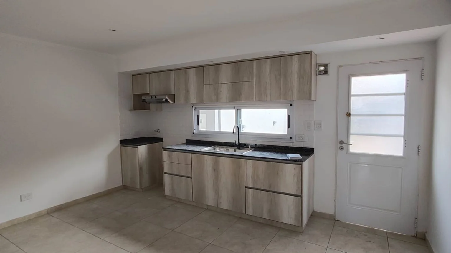 Casa dúplex en venta en Hurlingham, foto 5