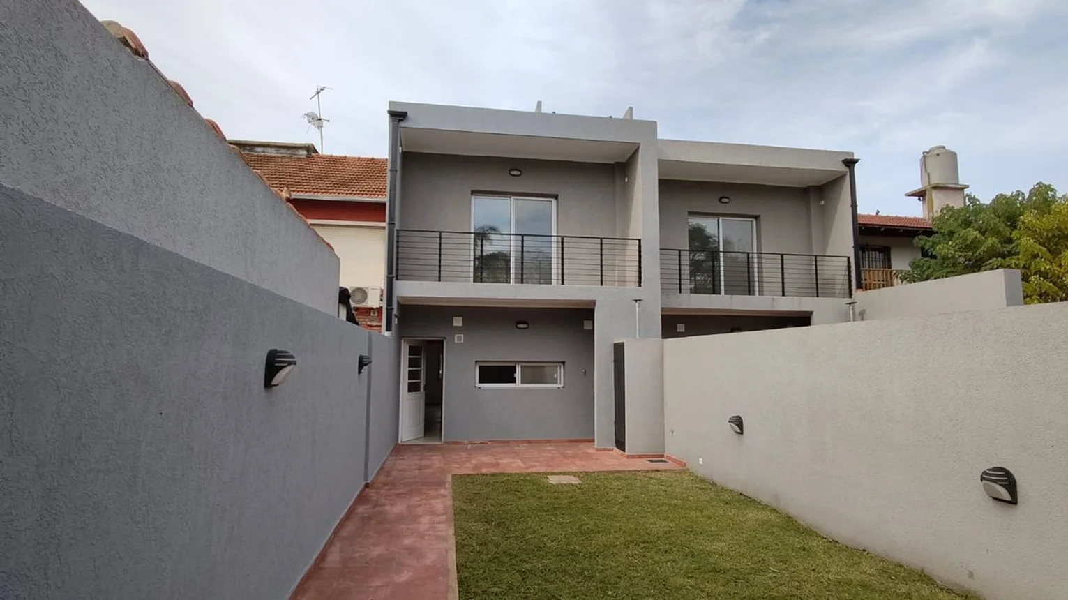 Casa dúplex en venta en Hurlingham, foto 3