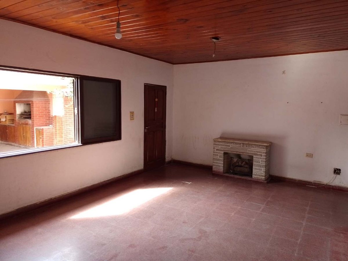 CASA VENTA MAS LOCAL SANTA ANA I 4 DORMITORIOS - foto 2