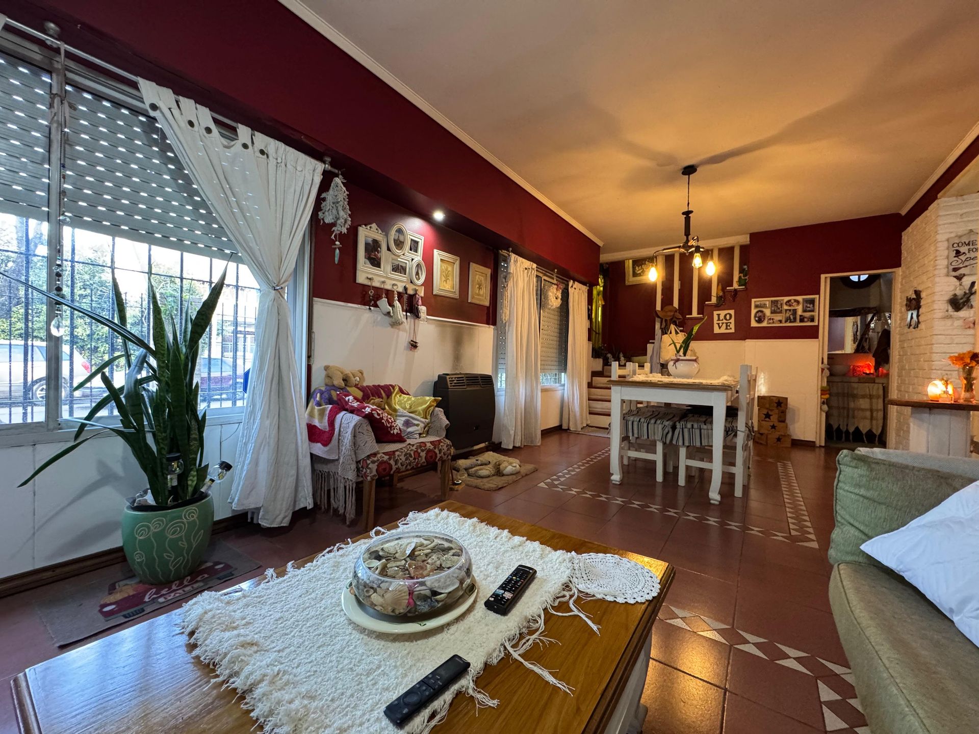 Foto 5 — VENTA CASA 3 DORMITORIOS PARQUE PILETA 300 M2