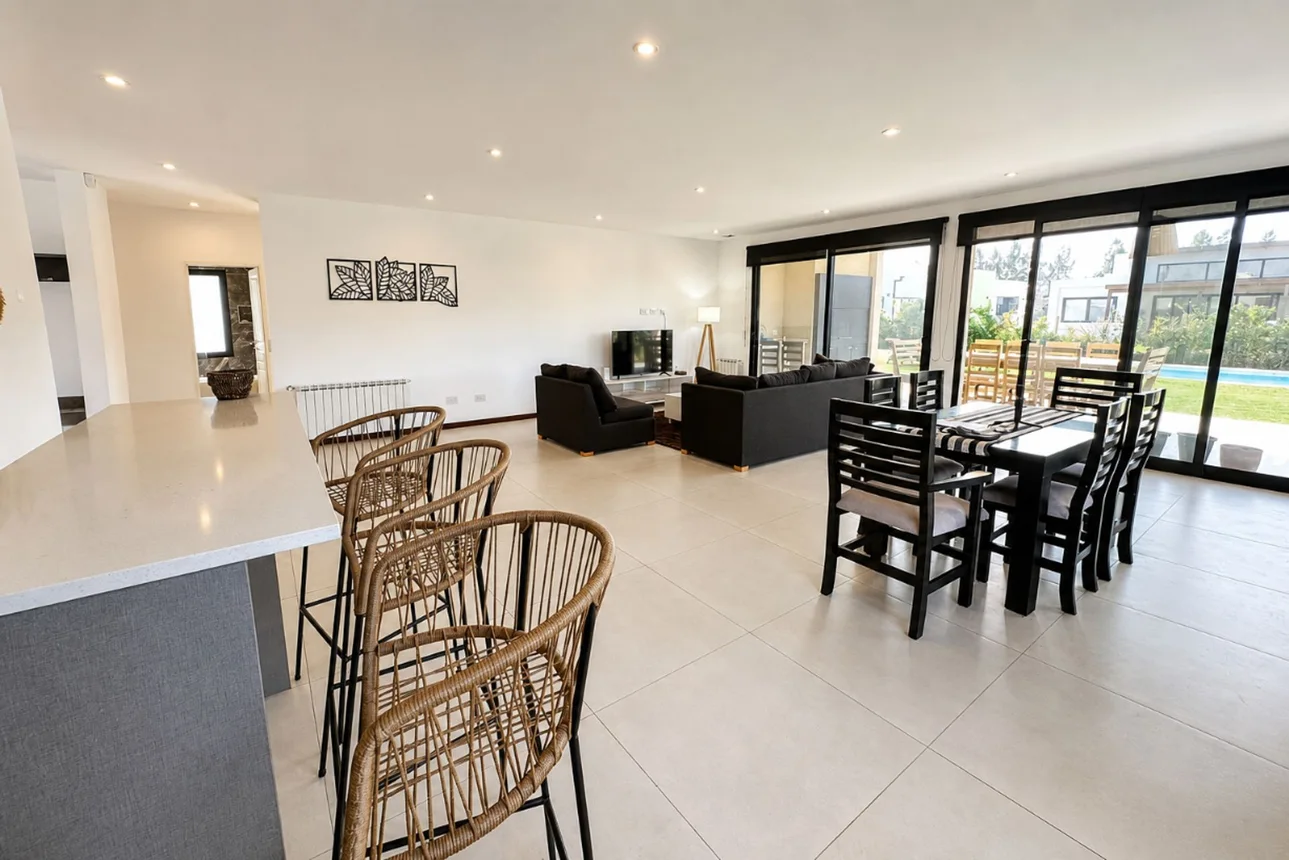 Casa de 5 ambientes en venta en Tristán Suárez, Calle el Deslinde 1100, foto 3