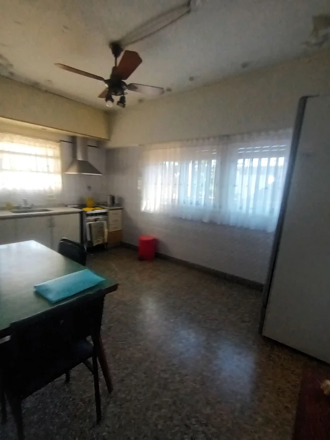 Casa de 9 ambientes en venta en Caseros, Juan de Garay 5000, foto 5